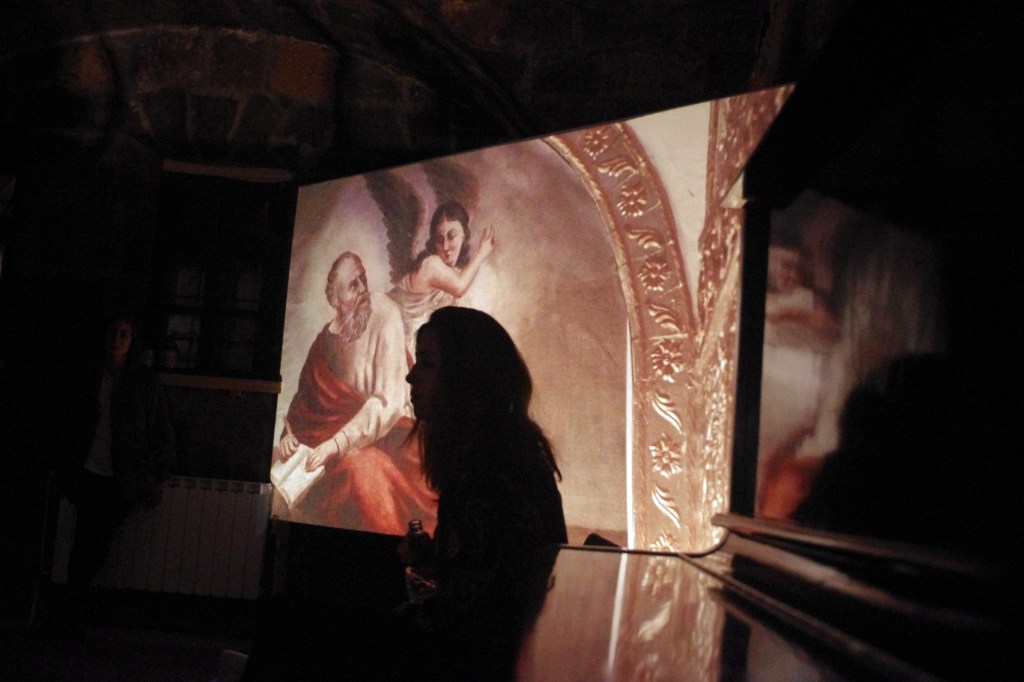 Luys i luso immersive installation. Photo credits: Setrag Shahikian